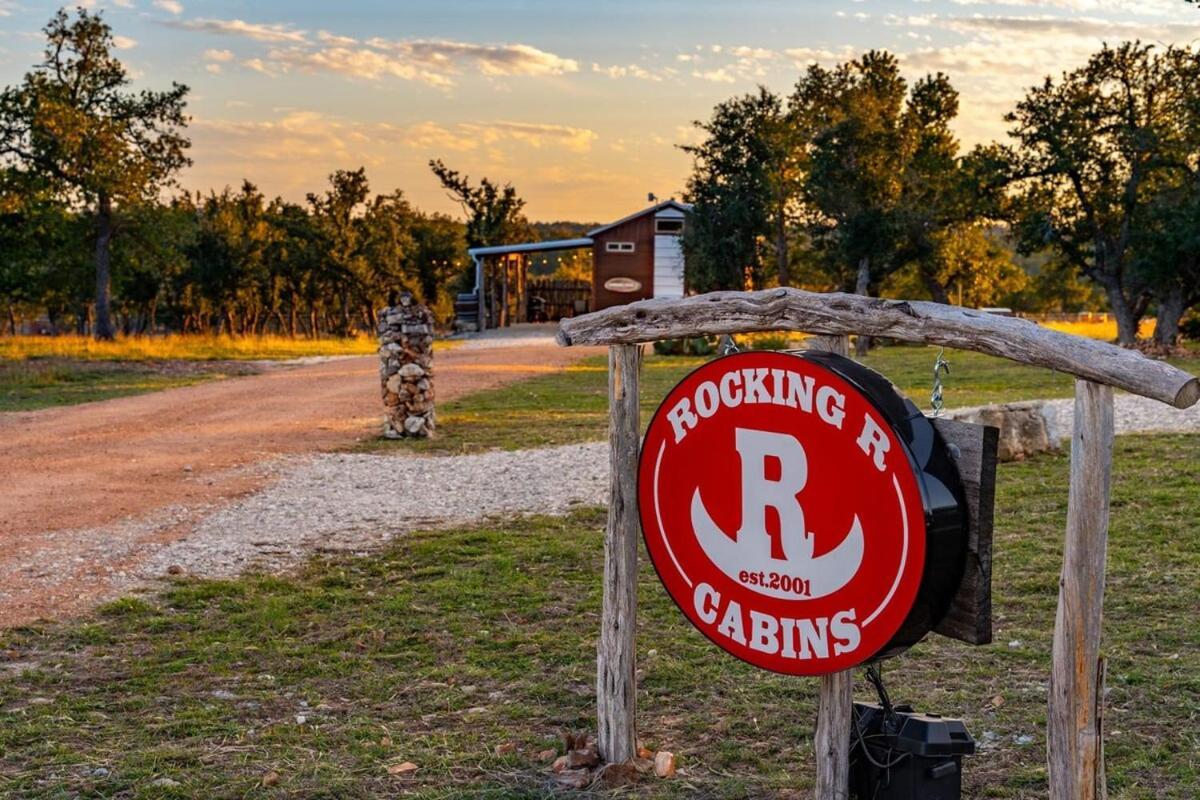 Rockin' R - Morning Star Cabin Fredericksburg Exterior photo