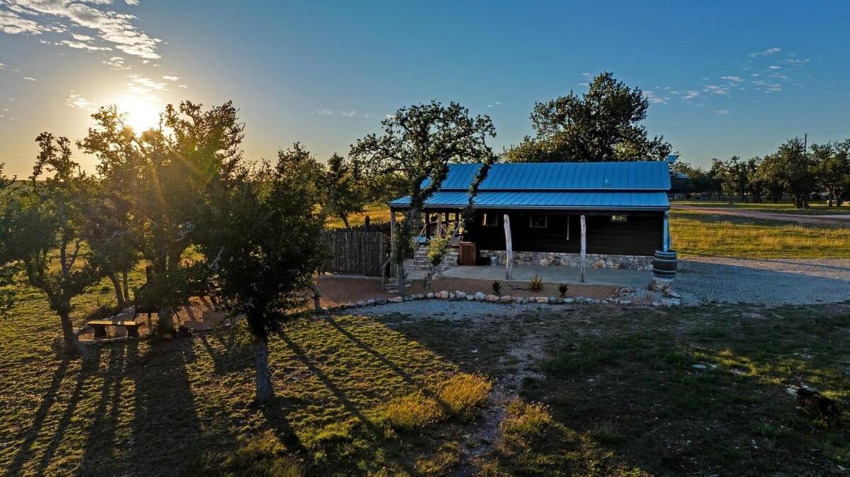 Rockin' R - Morning Star Cabin Fredericksburg Exterior photo