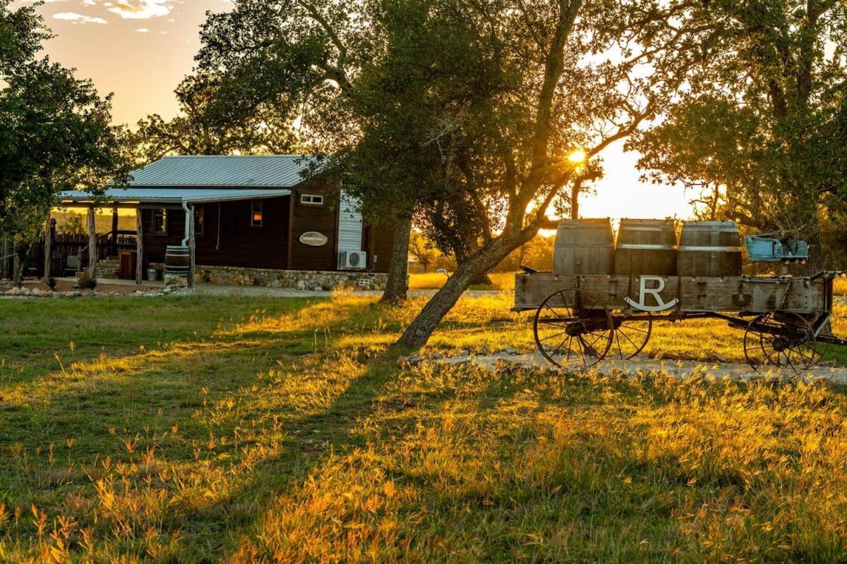 Rockin' R - Morning Star Cabin Fredericksburg Exterior photo